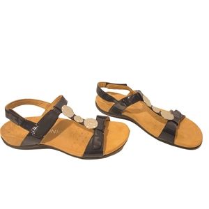 Vionic Women's Farra Rest Sandal size 8 Navy / Silver Low heel, T strap NWOT